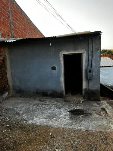 2 quartos 1 banheiro casa