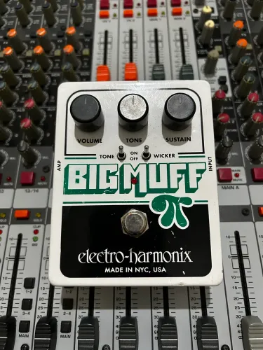 Pedal Fuzz Big Muff Wicker