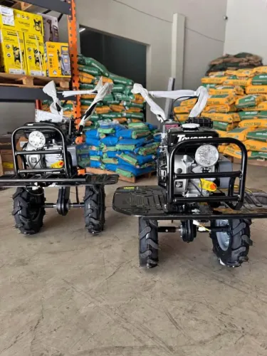 Motocultivador a Gasolina Motor 7Hp C/ Pneus e Enxadas e Farol Led - Toyama