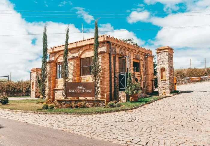 Lote em condomínio em Julioca, Areal.