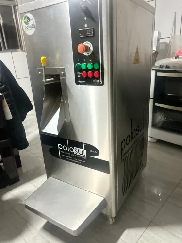 Produtora de Sorvete e Açaí Vertical  PSV 50 POLO SUL