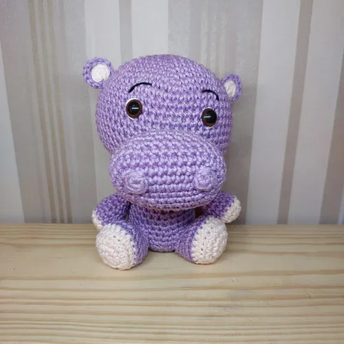 Baby Hipopótamo roxinho - amigurumi