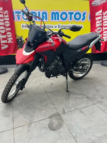YAMAHA XTZ LANDER 250 VERMELHA 2025 0 KM VITÓRIA MOTORS 