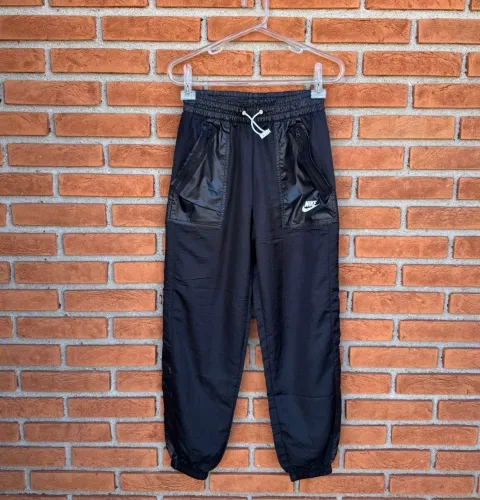 Calça Nike sportswear unissex preta tamanho PP