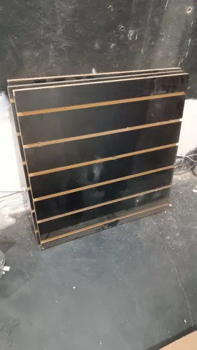 Painel canaletado preto 75cm x 60cm 