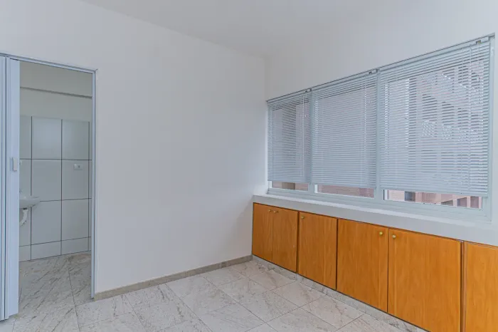 Imóvel para aluguel possui 30 metros quadrados em Liberdade - São Paulo - SP