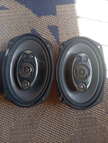 Vendo par de alto falante