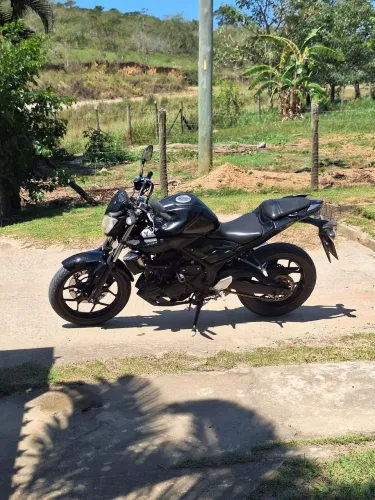 Moto Yamaha MT03 2017