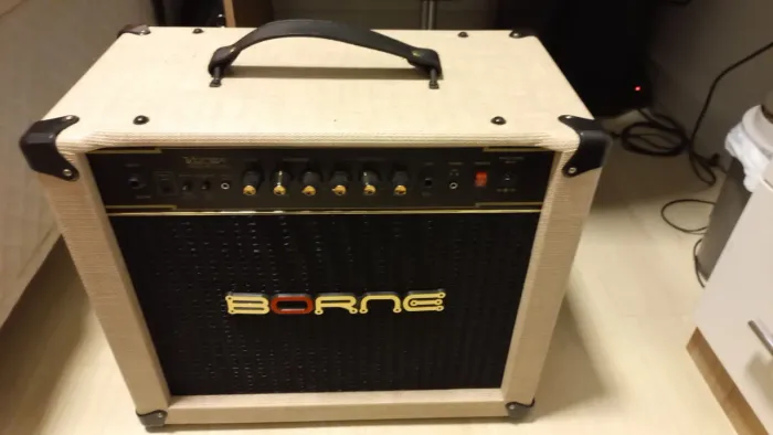 Amplificador de Guitarra Borne Vorax 1050 Studio