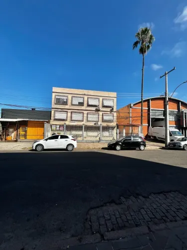 02 dormitórios, bairro Santa Maria Gorethi, sala enorme, cozinha e banheiro, aceita financ