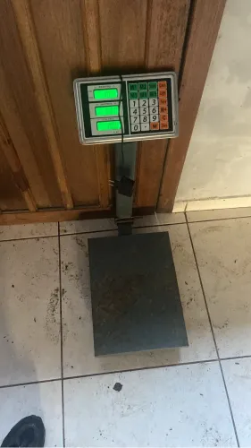 Vendo balança digital pesa 300 quilo