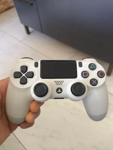 Controle PS4 original revisado com garantia.