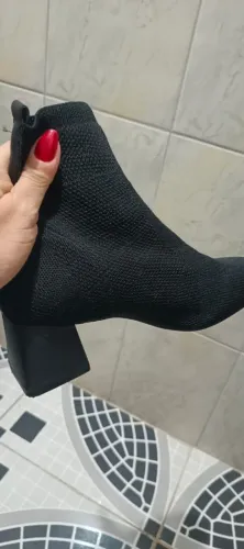 Vende se uma bota linda nova! 35