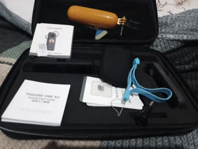 Vendo Insta 360 X2 c/ vários acessórios 