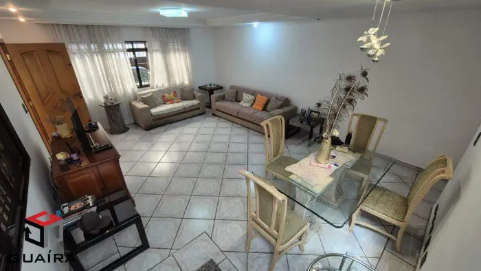 Sobrado versátil com 372 m² na Vila Brasílio Machado-SP