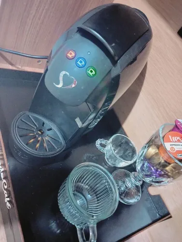 Cafeteira novinha Luna 