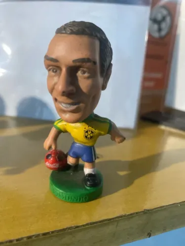  Mini Craque da Coca-Cola do jogador Edmundo.