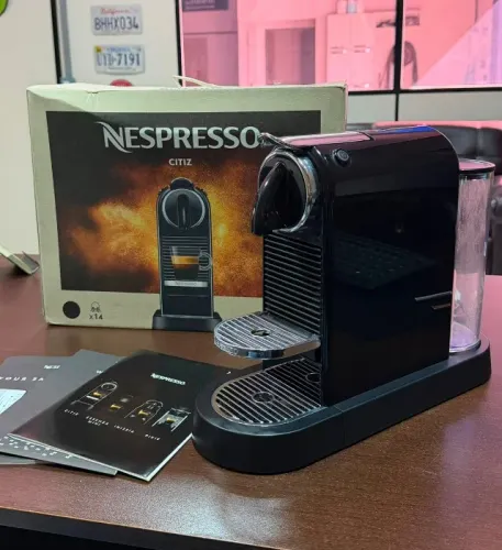 Cafeteira Nespresso CitiZ Preta para Café Espresso - D113-BR