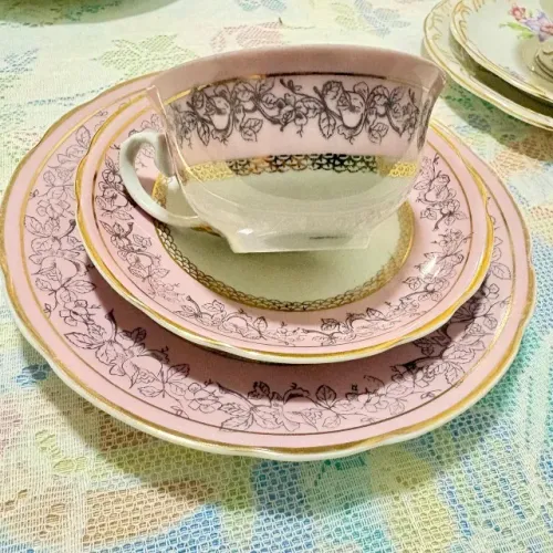 Trio de Chá em Porcelana Real