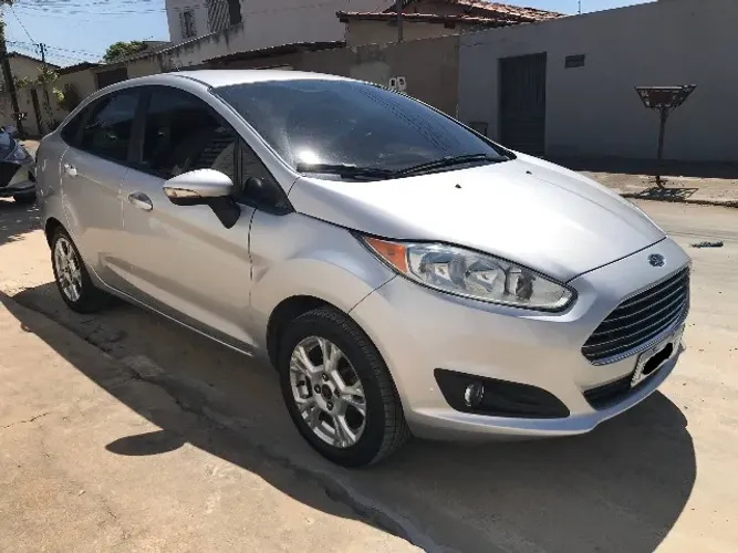 Ford Fiesta Sedan 1.6 16V Flex Aut. 2015