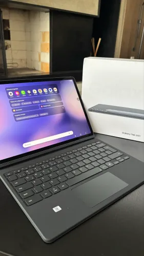 Tablet Samsung S10+ com capa/teclado