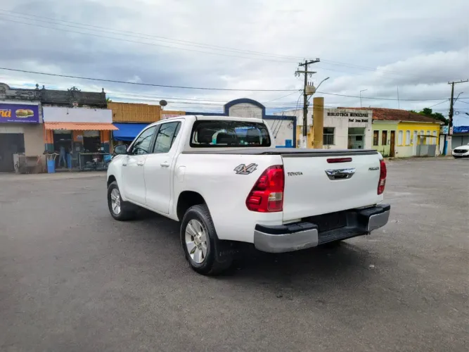 Toyota Hilux CD SR 4X4 2.8 TDI Diesel Aut. 2019