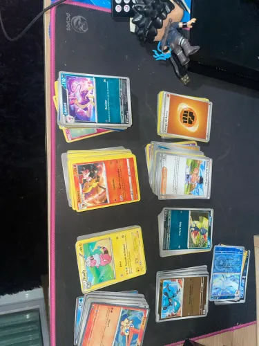 Vende-se cartas Pokémon 