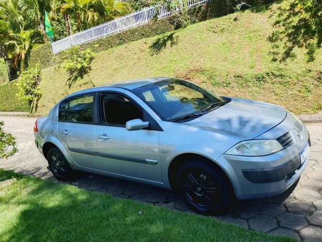 Renault Megane Sedan Dynamique 2.0 16V Aut. 2008