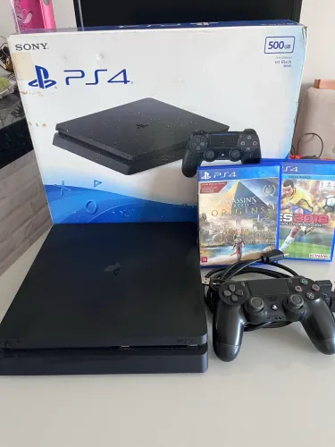 PlayStation 4 slim