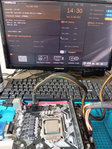 Placa mãe ASROCK H110M-HG4 + i3 6100 S/Espelho