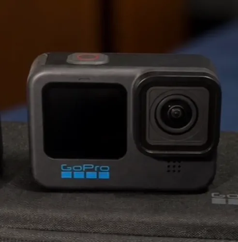 Go pro hero 11 black - somente a Go pro , Stick e 1 bateria