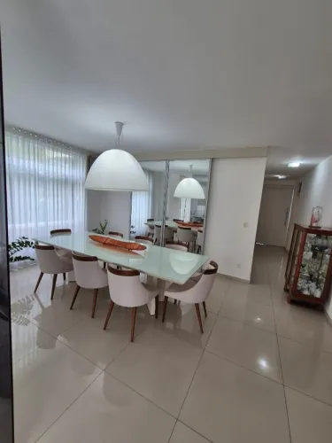 Vendo casa com 5 Suítes, Área gourmet, Aldebaran
