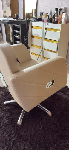 Vende-se Cadeira de cabeleireira