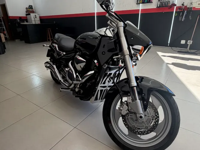 Boulevard M-1500 com escapamento JJ