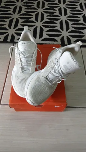 Tênis Nike luna original cor claro,41/42