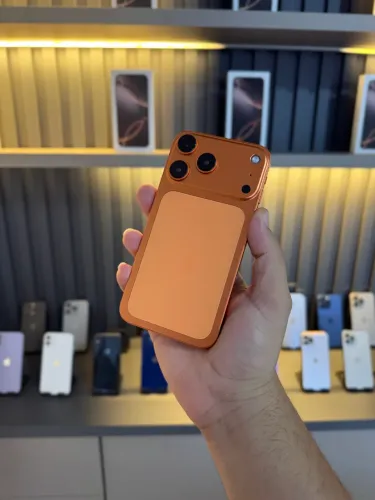 IPHONE 11 ADAPTADO PARA 17 PRO LARANJA