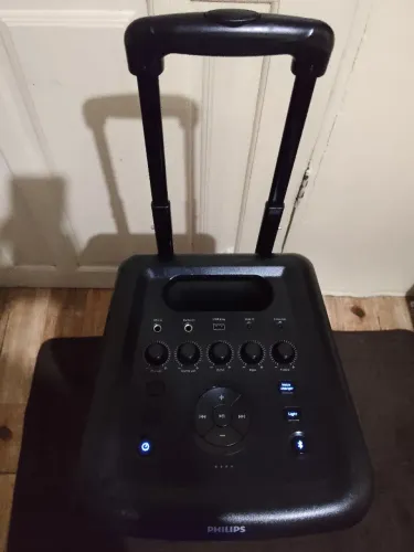 Vendo está caixa de som Philips TAX5208