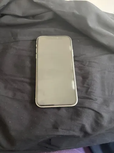 iPhone 11 Branco 128 GB, ótimo estado, com cabo e carregador