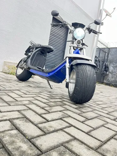Scooter Elétrica 2000W - Emplacada, conservada e documentada