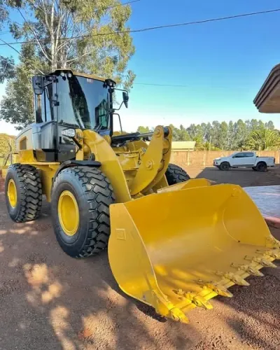 PÁ CARREGADEIRA CAT