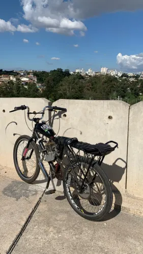 Motorizada com motor bicimoto 80cc novo com 3 meses de uso.
