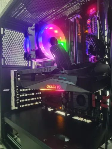 Rtx 3080ti 12 gb gigabyte,  A placa esta impecável!!! 