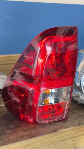 Par lanterna traseira Hilux 2018