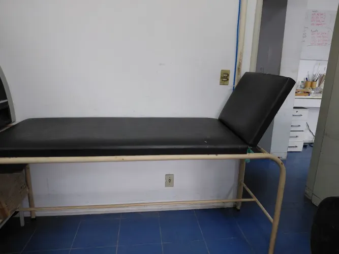 Vendo mesa para depilação. Ótimo estado.