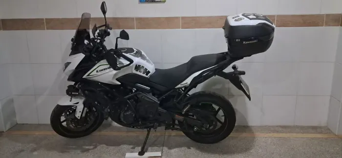 Versys 650 tourer bem cuidada