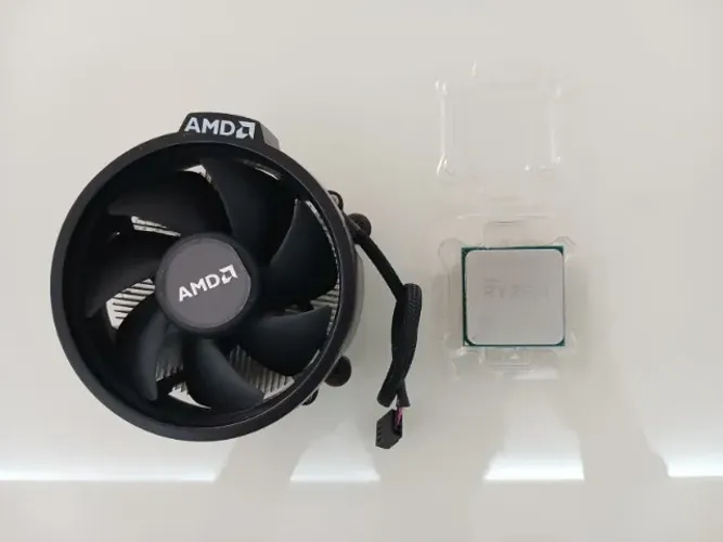Processador AMD Ryzen 5 2400G c/ Vídeo Integrado Vega 11 + Cooler Box