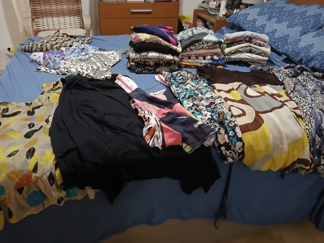 Lote de roupa usada em boas condições 