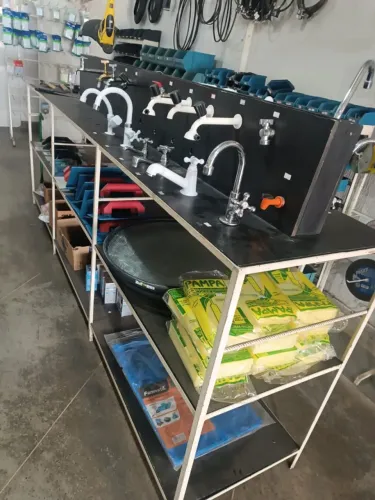 Expositor de Torneiras balcão bancada