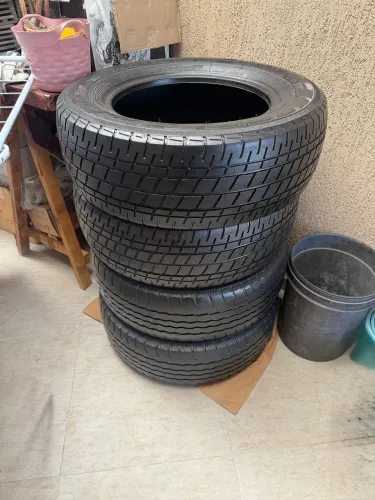 Jogo de Pneus 225/65r16 Goodyear e Yokohama