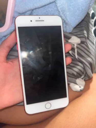 Vendo iPhone 7 plus vermelho 
